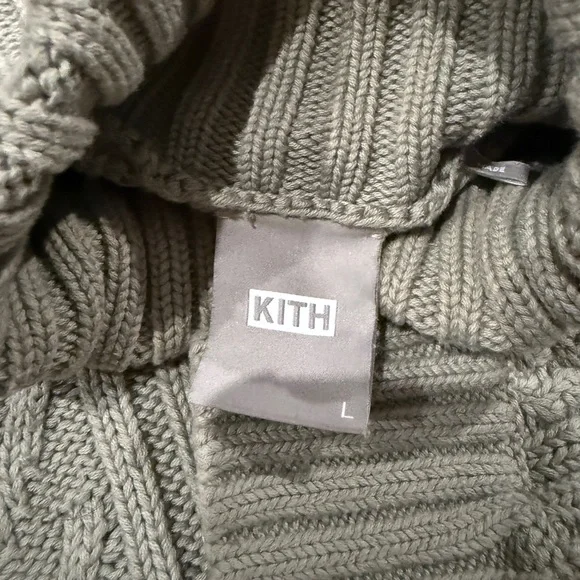 Kith Women’s Olive Green Cable Knit Cropped Sweater - Picture 3 of 5